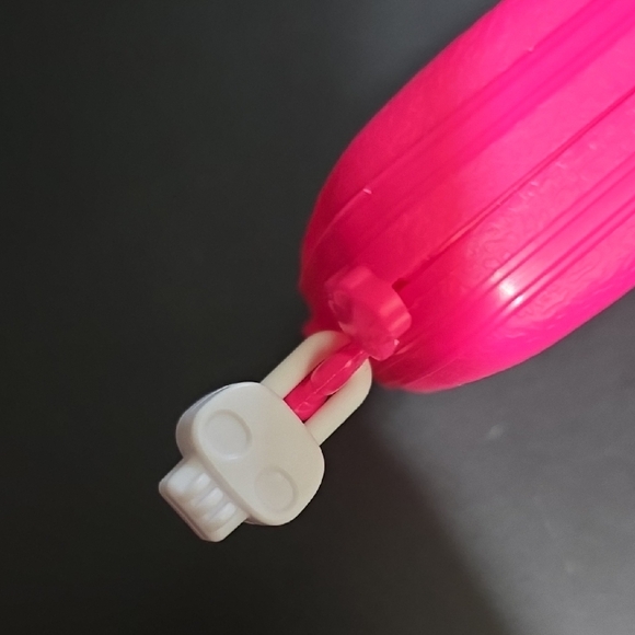 Monster High Catty Noir Ghoulebrities In Londoom Doll-Pink Luggage Bag - Picture 2 of 5